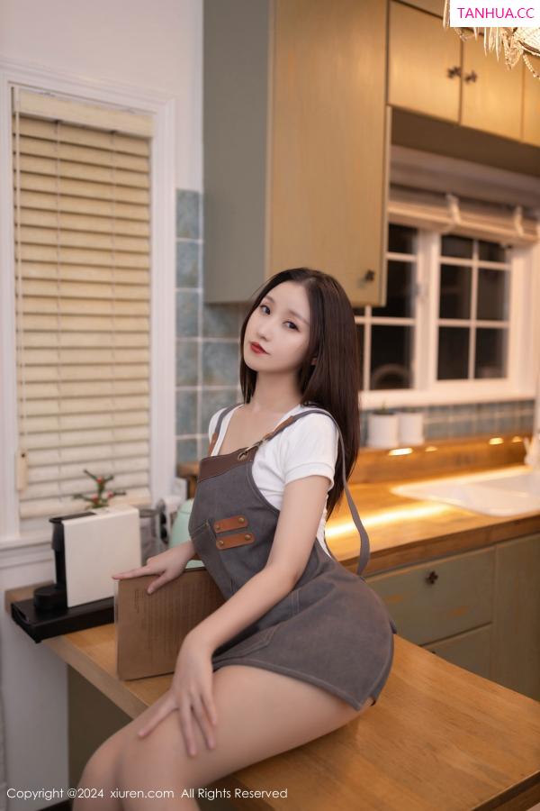   [XiuRen]高清写真图 2024.10.23 No.9335 杏子Yada 丝袜美腿第12张图片